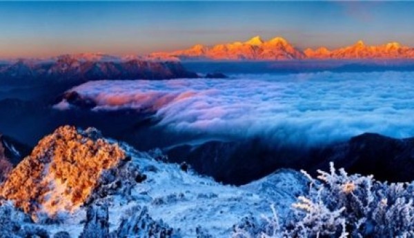 五一小长假 四川甘孜邂逅暮春美景