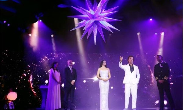 好莱坞巨星马修·麦康纳夫妇荣膺公主邮轮“星辰公主号”命名大使